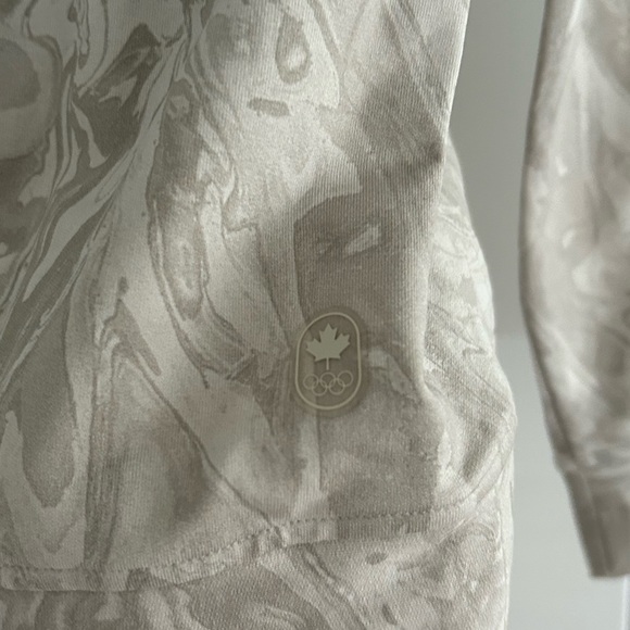 Lululemon hoodie in the colour beige size S - Picture 5 of 7